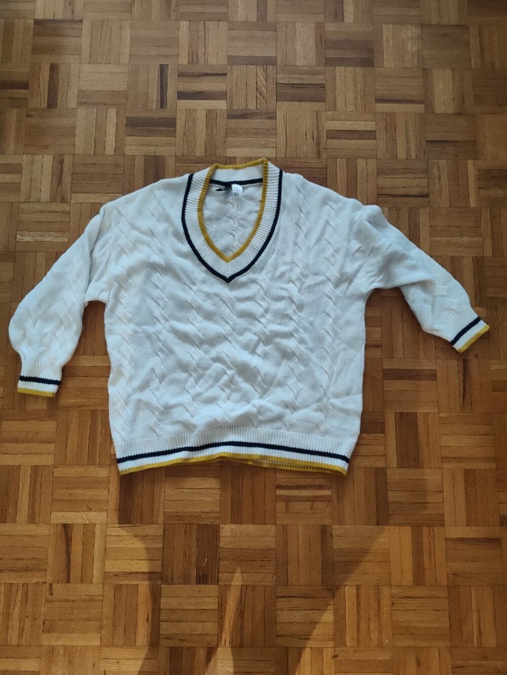 Divided Knit Vneck